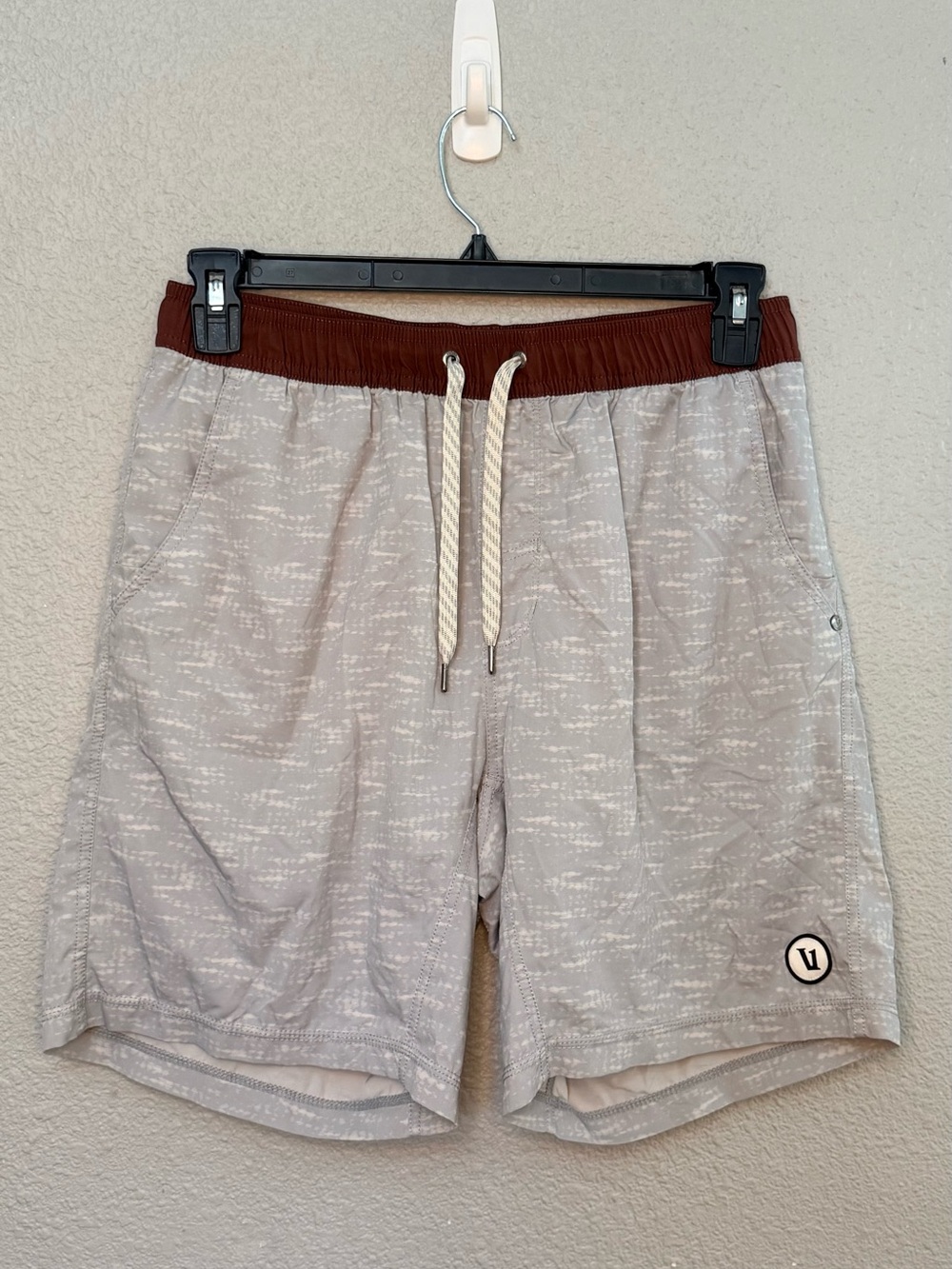 Vuori | Kore Everyday Lined Shorts | Grey Herringbone | Size Large